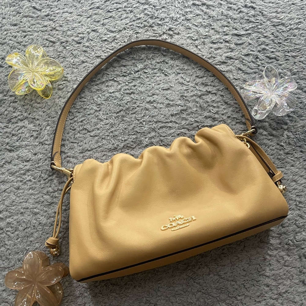 Coach Faye Shoulder bag